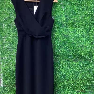 Cue Womens  Size 8 Sleeveless Dress  Black  