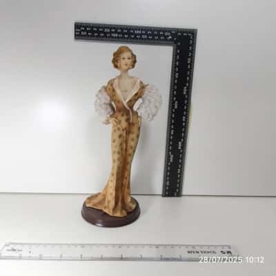Regal Collection Figurine Bond Street Lady Janice 