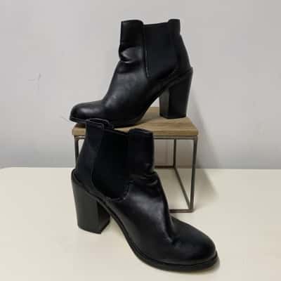 LIPSTIK Size 7 Boots 