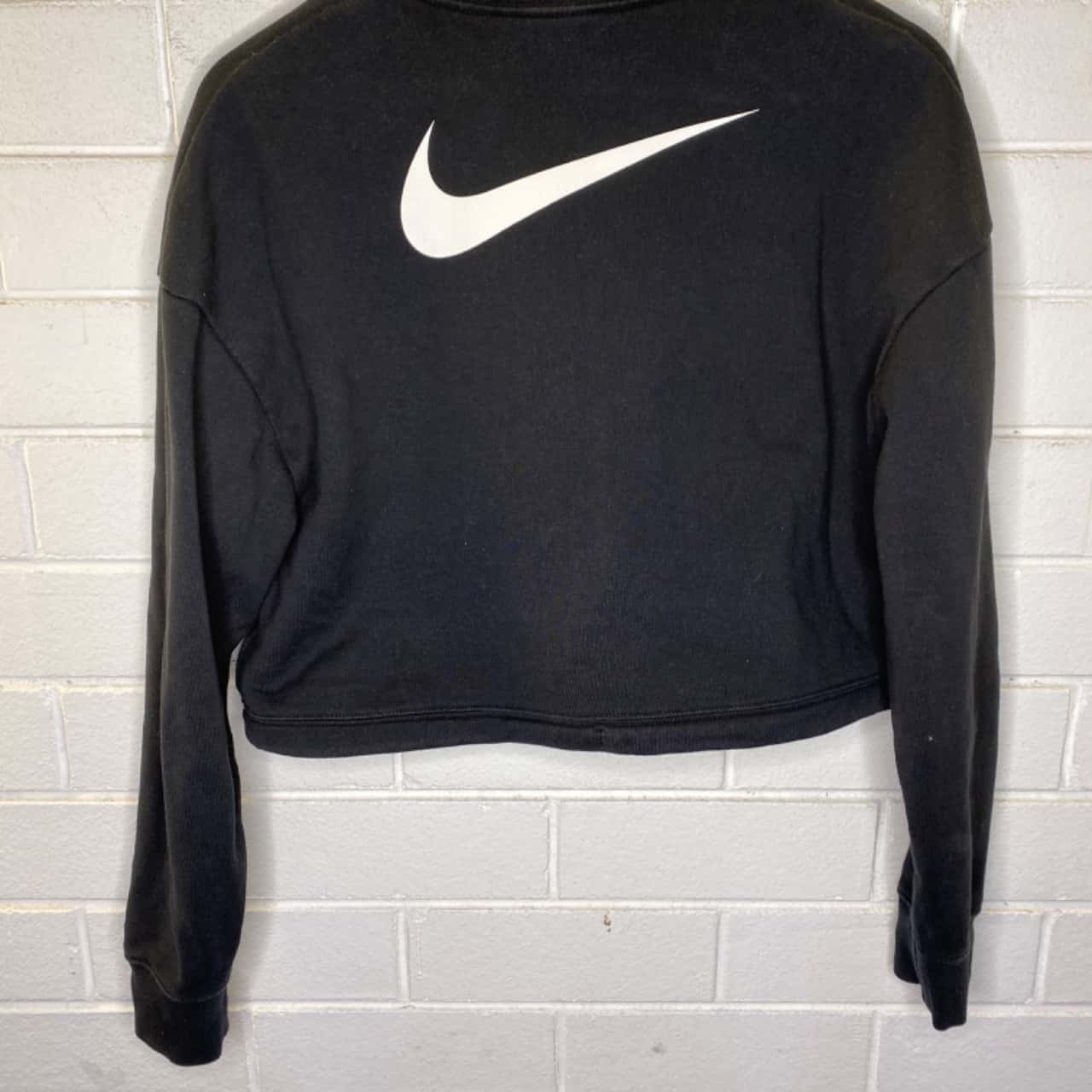 nike crop jumper black