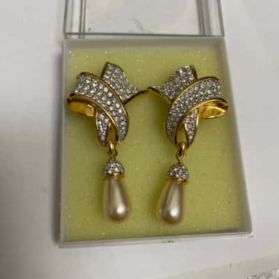 Swarovski Womens Clip on Earrings Gold / Pearl 