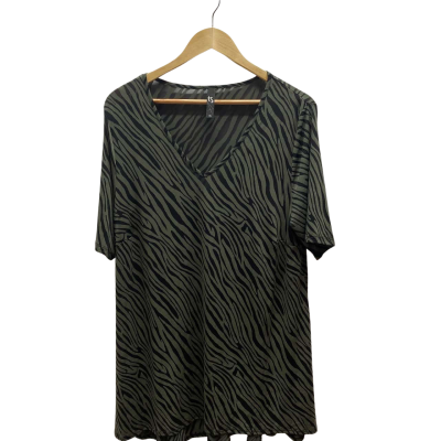 TS Womens Size XS Green Pattern Top 