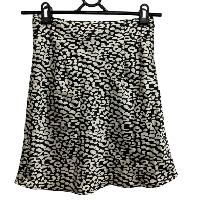 Polly Womens  Size 8 A-Line Skirt Animal print / Black  / Pattern / Silver 