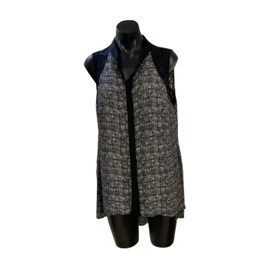 City Chic Womens  Size XS Short Sleeve Shirt Black  / White 