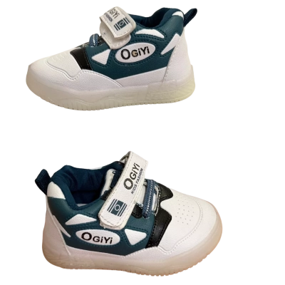  Kids  Size 18 Green / White shoes Ogiyi