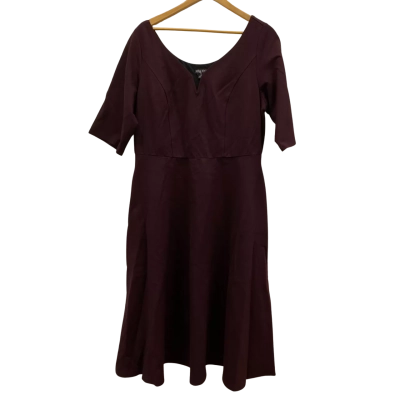 City Chic Women's Size 18 Short Sleeve Dress  Maroon BNWT