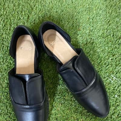 Novo Womens  Size 7 Flats Black 