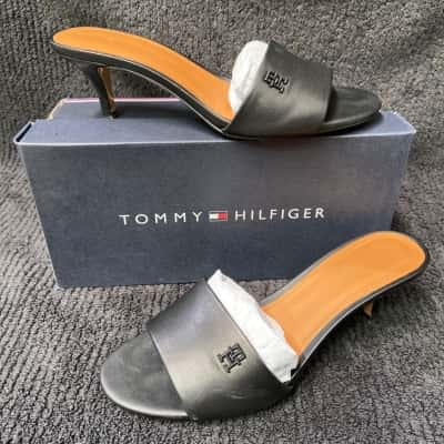 Tommy Hilfiger Elevated Mid Heel Sandal – Black