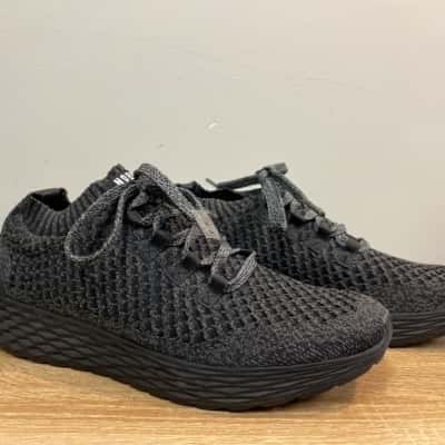 Nobull Mens  Size 46 Black Sneakers with Diamond Black Knit