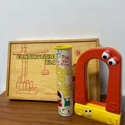 Collection of 3 vintage toys