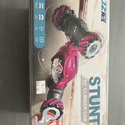 Toy car 45degree stunt climber