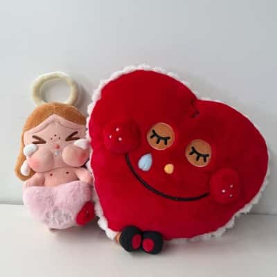 POP MART - CRYBABY Crying for Love Series-Plush Gift Box RRP $160