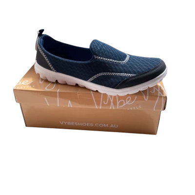 Vybe Women’s Cheer Navy Blue Casual Shoes / Size 11/ 42 - Brand New Still in Box