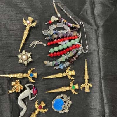 Assorted brooches