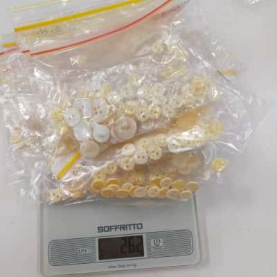 600+ Buttons 10-12mm Cream/Pearl Colour 