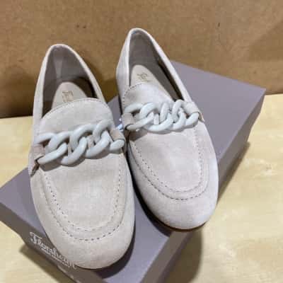 Florsheim Shona Bone Suede Woman’s Loafers Size 36 RRP$189.95