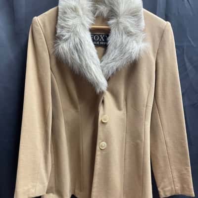 Charlie Brown Womens Size 8 Beige Jacket