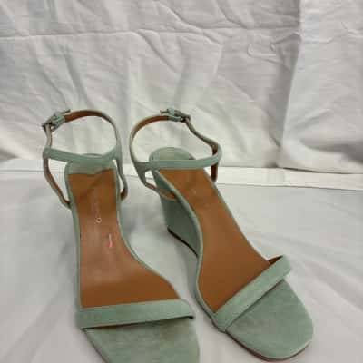 Tony Bianco Womens  Size 7 Flats Brown / Green 