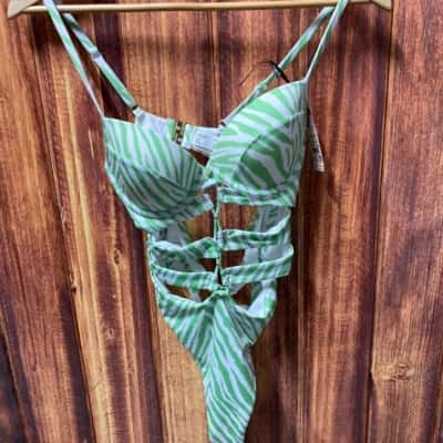  Vamp swimwear   Size 10 Green / White new 