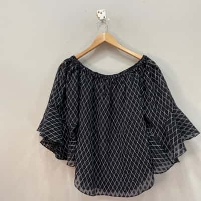 Country Road Womens Diamond Print Size 8 Short Sleeve Top Black  / White 