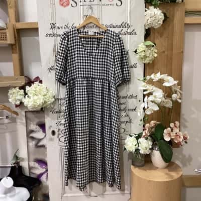 SUSSAN BRAND! Womens  Size 14 Casual Dress / Maxi Dress Black  / Gingham / White! STUNNING SHORT BALLOON SLEEVE DRESS! MADE WITH 100% LINEN! DRESS FEATURES POCKETS! GREAT FOR A MORE ELEVATED CASUAL LOOK!