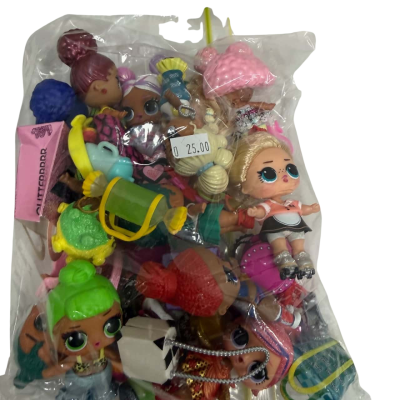 L.O.L. - Dolls & Accessories - Surprise Bundle .