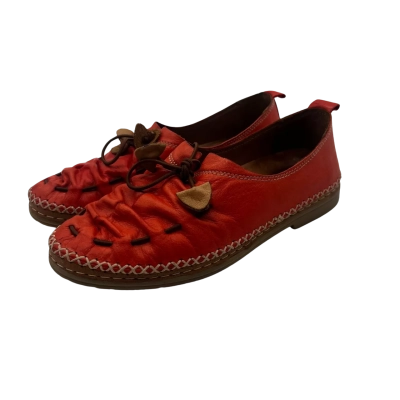  Womens  Sala Size 36 Flats 