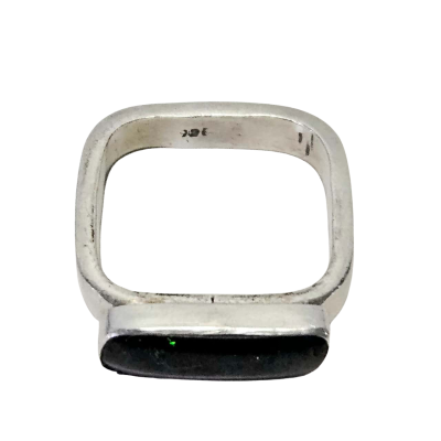 Womens 9K White Gold Ring with Opal. Ring Size W.