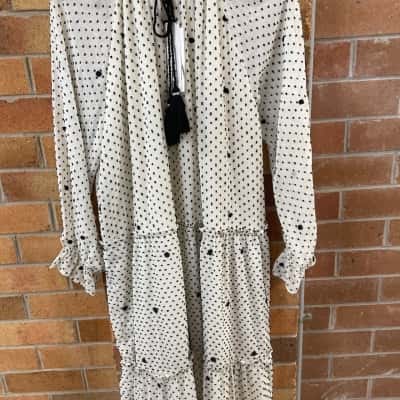  Women’s Zara Size XL Dress 
