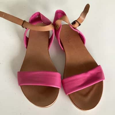 Midas Womens  Size 39 Pink  sandals