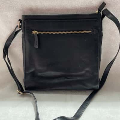 Colorado Women’s Cross Body Bag / Handbag /Shoulder Bag Black with Zip Pocket Front Detail 