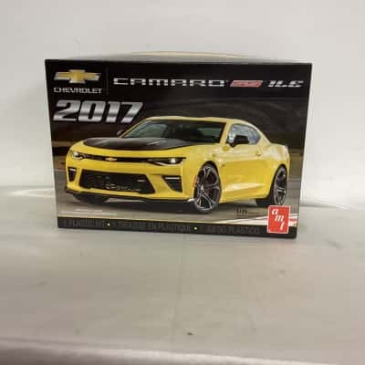 AMT 1:25 Car 2017 Chevy Camaro SS 1LE (AMT1074)