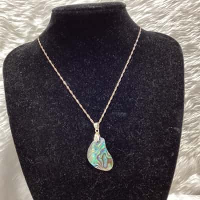 Women's Pendant & Necklace 
