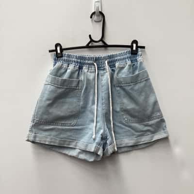 AVA  Womens  Size 12 Denim Shorts Blue 
