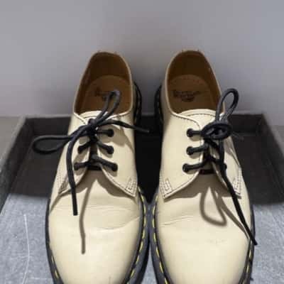 Dr Martens Unisex  Size 37 Loafers Cream 