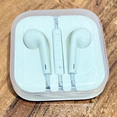 Apple Ear Phones in Original Case 