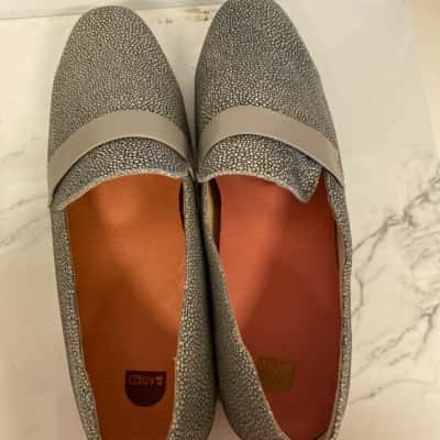 Bared  Womens  Size 40 Flats Grey / Silver 