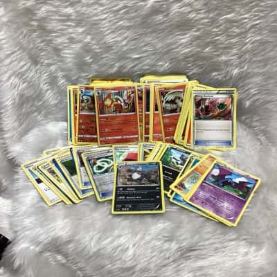 100+ Pokemon mixed cards 