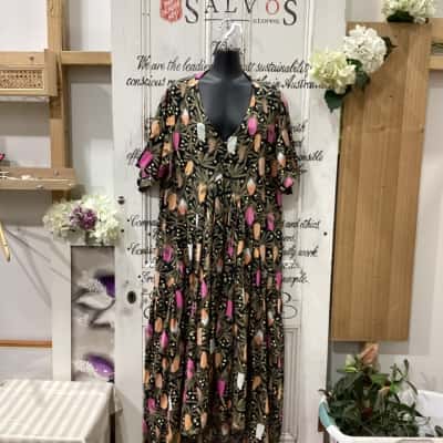 PQ COLLECTION BRAND! LINEN & VISCOUS BLEND FLORAL BLEND MAXI DRESS! Womens  Size L / XL Floral Dress / Maxi Dress / Short Sleeve Dress  Black  / Floral / Multicoloured / Pattern 