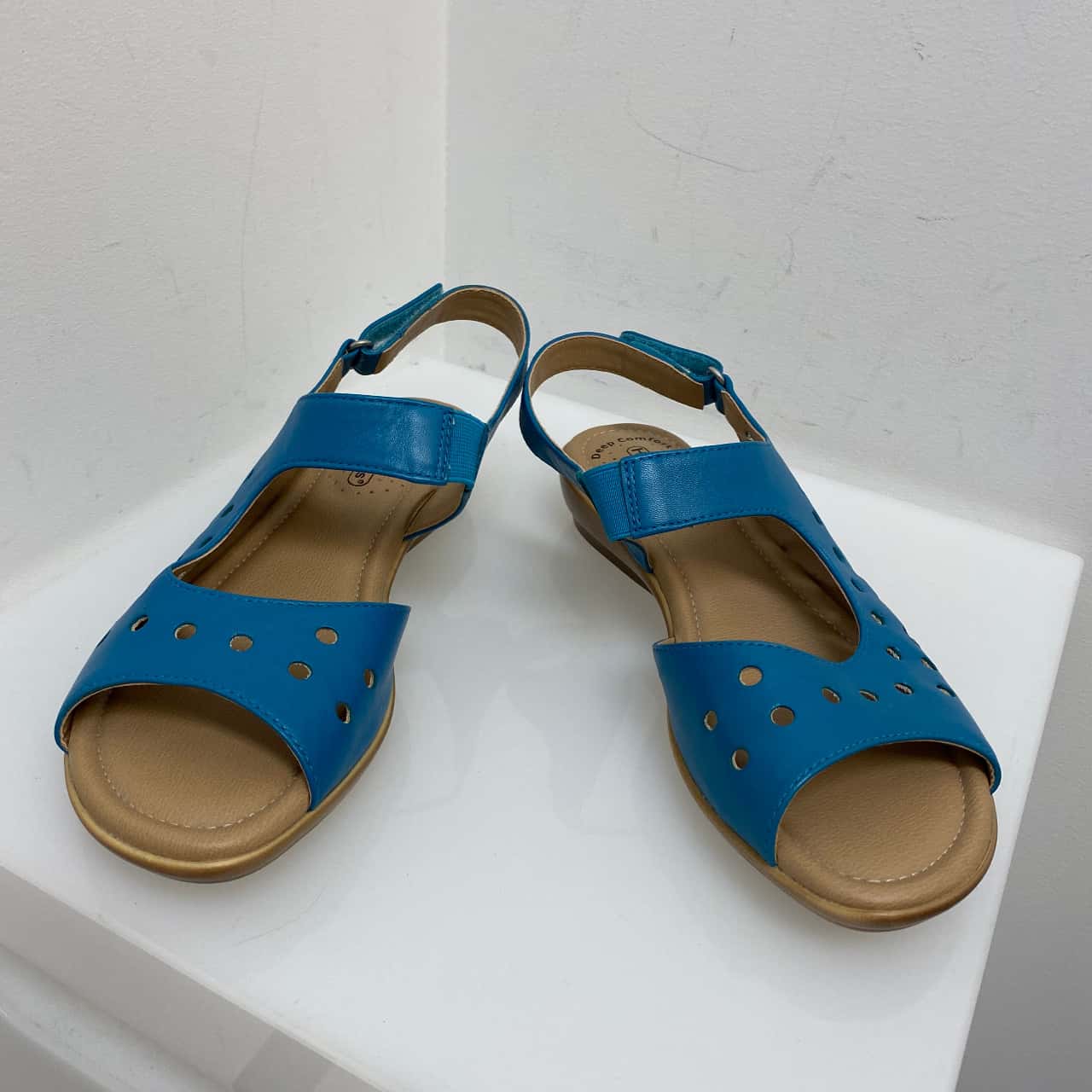 hush puppies deep comfort sandals