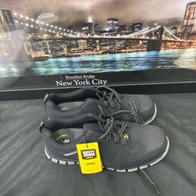  Mens  Size 8 Sneakers Black  
