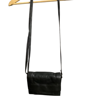 Rugged Hide bag Womens Black  