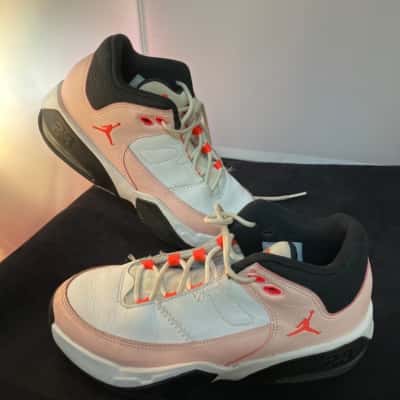 Nike Air Jordan UK 3.5  US4  23cm Max Aura Youth Kid's Unisex Trainers  