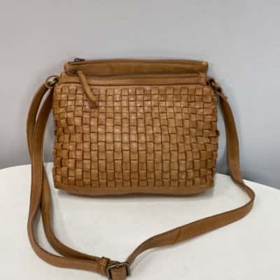 Colorado Womens  Leather woven-front Cross Body  / Shoulder Bag Brown 