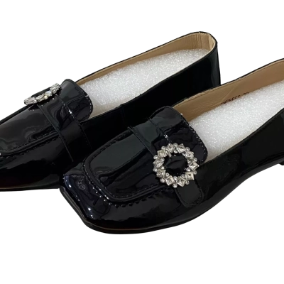 Empress Womens  Size 39 Loafers Black Patent Leather  