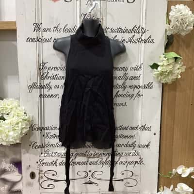 Viktoria & Woods Brand! MADE IN AUSTRALIA! SLEEVELESS MOCK NECK WAISTSASH DETAILED TOP! Womens  Size 0 Sleeveless Top Black  
