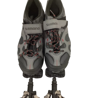  Shimano Mens  Size 42 Bike Shoes Grey