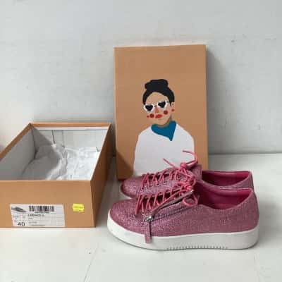 I Love Billy Womens  Size 9 Pink  glitter shoes 