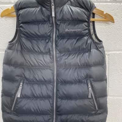 Macpac Kids  Size 10 sleeveless jacket vest