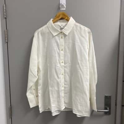  Womens  Size 18 Long Sleeve Shirt White 